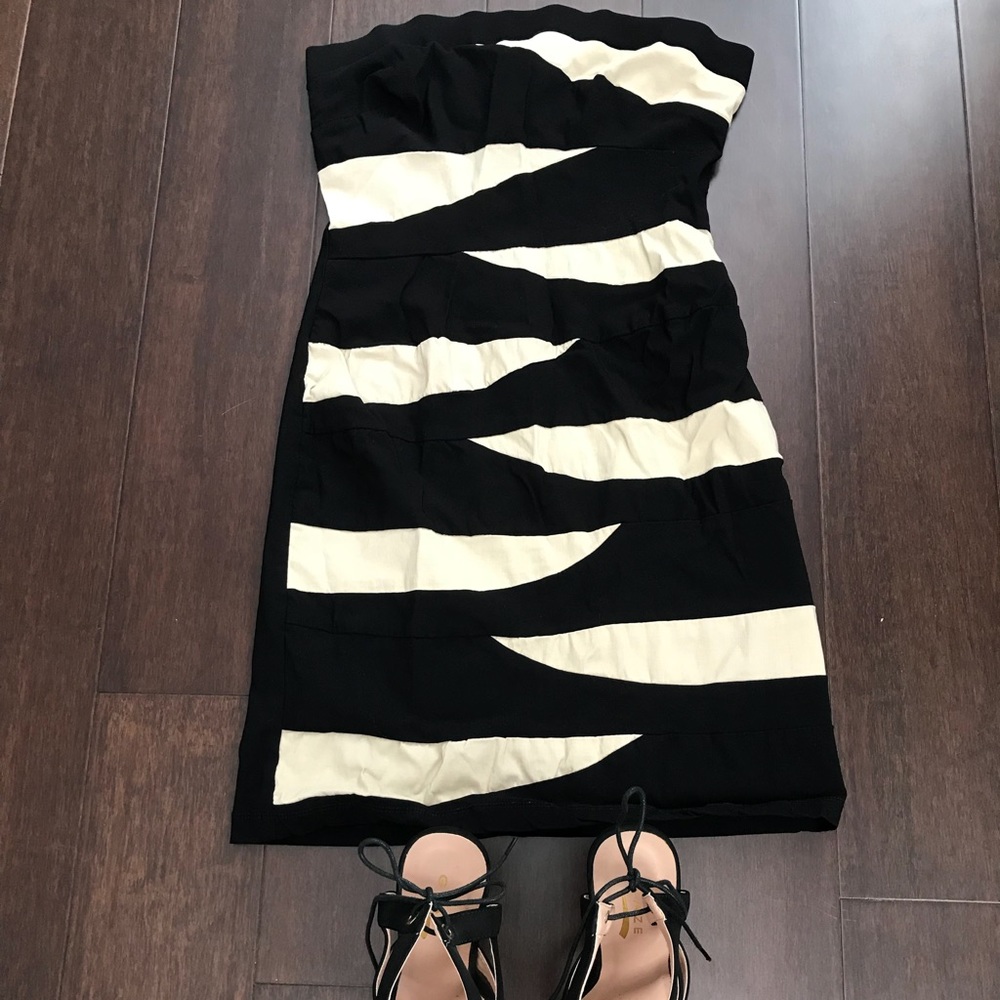 Cute strapless form fitting dress
